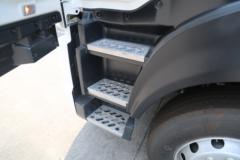 东风商用车 天锦KR PLUS 舒适版2024款 280马力 4X2 9.8米LNG厢式载货车(DFH5180XXYE27)