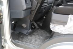 中国重汽HOWO 悍将M 165马力 3.85米排半仓栅式轻卡(万里扬8档)(ZZ5047CCYC3314F145)