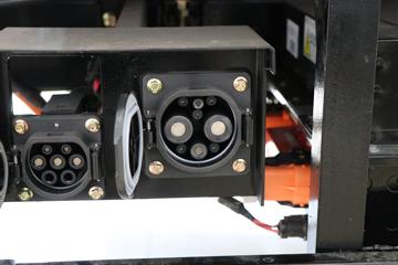 ������Խ��X3 PLUS EV 3.7T 3.6�׵��Ŵ��綯����΢��55.7kWhͼƬ