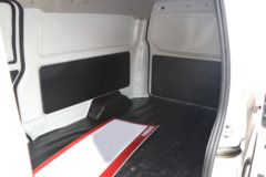 SRM鑫源 金海狮 2024款 工程狮 120马力 1.6L 2座封闭货车(700kg)