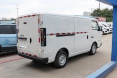 SRM鑫源 E3 2024款豪华型 2.8T 4.555米纯电动封闭货车38.64kWh