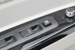 SRM鑫源 E3 2024款豪华型 2.8T 4.555米纯电动封闭货车38.64kWh