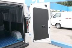 SRM鑫源 E3 2024款豪华型 2.8T 4.555米纯电动封闭货车38.64kWh