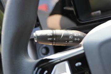 ���� ����Q 3T 2.14��˫�Ŵ��綯����΢��(BJ1030EVAA73)41.86kWhͼƬ