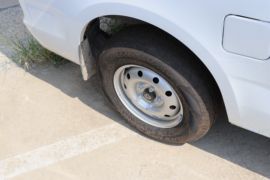 睿行EM60&nbsp;电动封闭厢货底盘图片