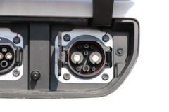 五菱 扬光 2.3T 6座 4.985米纯电动封闭货车41.9kWh