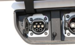 五菱 扬光 2.3T 6座 4.985米纯电动封闭货车41.9kWh