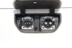 五菱 扬光 2.3T 6座 4.985米纯电动封闭货车41.9kWh