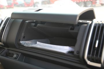 Զ�� ����H8R ��׼�� 4.5T 4.02�׵��Ų��ʽ���̻�϶�����س�77.28kWhͼƬ