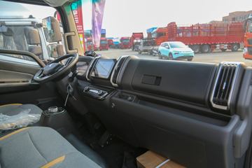 Զ�� ����H8R ��׼�� 4.5T 4.02�׵��Ų��ʽ���̻�϶�����س�77.28kWhͼƬ