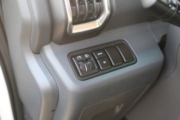 Զ�� ����H8R ��׼�� 4.5T 4.02�׵��Ų��ʽ���̻�϶�����س�77.28kWhͼƬ