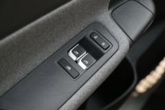 远程 星智H8R 经济包 4.5T 4.1米单排插电式增程混合动力仓栅式轻卡77.28kWh 远程 星智H8R 经济包 4.5T 4.1米单排插电式增程混合动力仓栅式轻卡77.28kWh