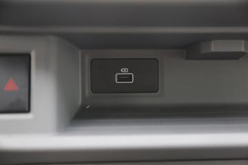 ���� С��X3 2.5T 3.05�׵��Ŵ��綯��ʽ΢��32kWhͼƬ