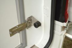 凯马 骏航ES7 3.2T 2座 5.265米纯电动冷藏车(中壹迪牌)41.932kWh 凯马 骏航ES7 3.2T 2座 5.265米纯电动冷藏车(中壹迪牌)41.932kWh