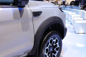 ���� ��; 2024�� ��ҫ�� 2.0T���� 170���� �Զ����� ��˫��Ƥ��ͼƬ