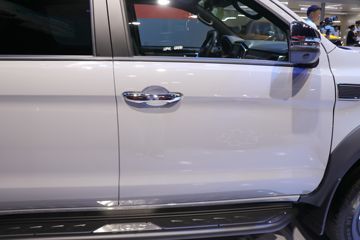 ���� ��; 2024�� ��ҫ�� 2.0T���� 170���� �Զ����� ��˫��Ƥ��ͼƬ