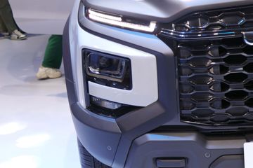 ���� ��; 2024�� ��ҫ�� 2.0T���� 170���� �Զ����� ��˫��Ƥ��ͼƬ