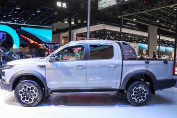 ���� ��; 2024�� ��ҫ�� 2.0T���� 170���� �Զ����� ��˫��Ƥ��ͼƬ