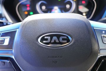 ���� ��; 2024�� ��ҫ�� 2.0T���� 170���� �Զ����� ��˫��Ƥ��ͼƬ