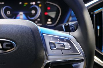 ���� ��; 2024�� ��ҫ�� 2.0T���� 170���� �Զ����� ��˫��Ƥ��ͼƬ