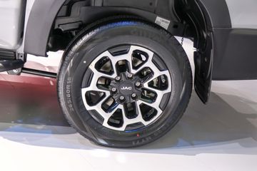 ���� ��; 2024�� ��ҫ�� 2.0T���� 170���� �Զ����� ��˫��Ƥ��ͼƬ