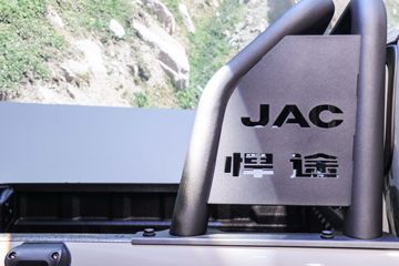 ���� ��; 2024�� ��ҫ�� 2.0T���� 170���� �Զ����� ��˫��Ƥ��ͼƬ