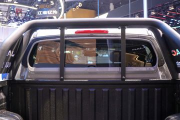 ���� ��; 2024�� ��ҫ�� 2.0T���� 170���� �Զ����� ��˫��Ƥ��ͼƬ