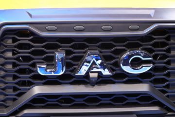 ���� ��; 2024�� ɽè�澫Ӣ�� 2.0T���� 170���� �Զ����� ��˫��Ƥ��ͼƬ