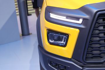 ���� ��; 2024�� ɽè�澫Ӣ�� 2.0T���� 170���� �Զ����� ��˫��Ƥ��ͼƬ