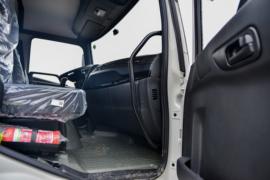 东风天锦VR&nbsp;扫路车驾驶室图片