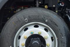 东风商用车 天锦KR PLUS 290马力 4X2 6.8米厢式载货车(高顶双卧)(DFH5180XXYE7)