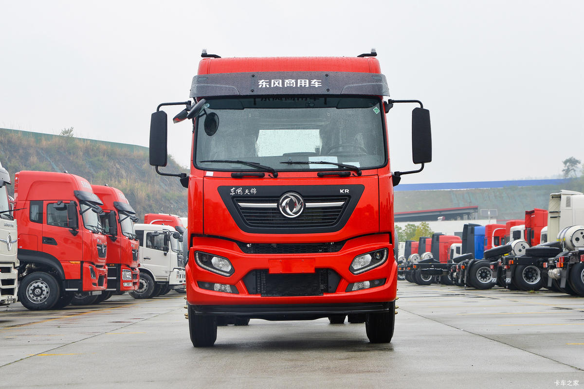 东风商用车 天锦KR 7.5L柴油 300马力 6X2 法士特9档 高顶双卧 7.2米仓栅式载货车