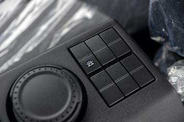 �������ó� ���KR ��ҫ�� 260���� 4X2 6.2�ײ�դʽ�ػ���(�߶�˫��)ͼƬ