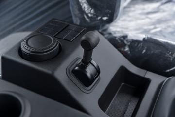 �������ó� ���KR ��ҫ�� 260���� 4X2 6.2�ײ�դʽ�ػ���(�߶�˫��)ͼƬ