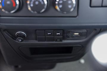 �������ó� ���KR ��ҫ�� 260���� 4X2 6.2�ײ�դʽ�ػ���(�߶�˫��)ͼƬ