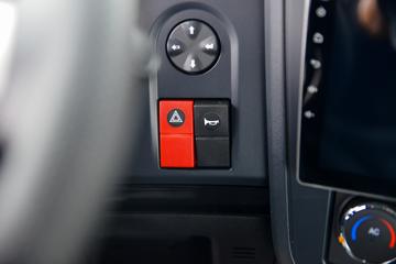 �������ó� ���KR ��ҫ�� 260���� 4X2 6.2�ײ�դʽ�ػ���(�߶�˫��)ͼƬ