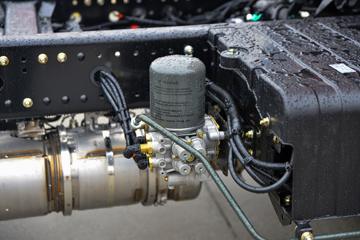 �������ó� ���KR ��ҫ�� 260���� 4X2 6.2�ײ�դʽ�ػ���(�߶�˫��)ͼƬ