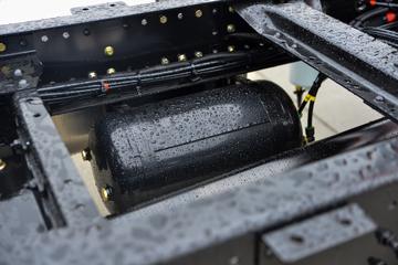 �������ó� ���KR ��ҫ�� 260���� 4X2 6.2�ײ�դʽ�ػ���(�߶�˫��)ͼƬ