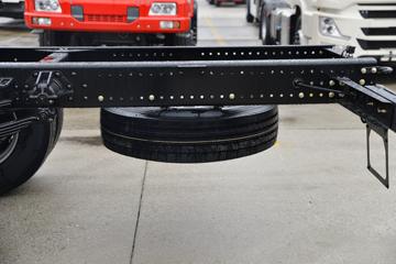 �������ó� ���KR ��ҫ�� 260���� 4X2 6.2�ײ�դʽ�ػ���(�߶�˫��)ͼƬ