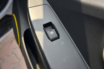 ����;�� T5 1.6L 122���� ���� 3.81�׵�������С��(EQ1033S16QCC)ͼƬ