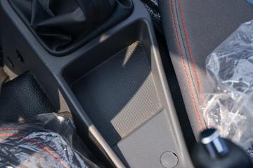 ����;�� T5 1.6L 122���� ���� 3.81�׵�������С��(EQ1033S16QCC)ͼƬ