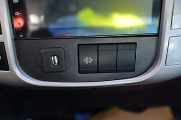 ����ʱ�� С��֮��2 1.6L 122���� ���� 3.3�׵�����ʽ΢��(BJ5035XXY5JV5-61)ͼƬ