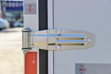 ����ʱ�� С��֮��2 1.6L 122���� ���� 3.3�׵�����ʽ΢��(BJ5035XXY5JV5-61)ͼƬ