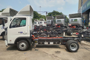 ������� ����EM 4.5T 3.8�׵��Ŵ��綯��س�63.75kWhͼƬ