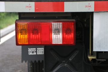 Զ�� V5M ���ʰ� 4.005�׵��ż״���ʽС��ͼƬ