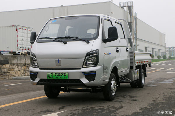 远程 锋锐V5M 尊享版 1.8L甲醇 129马力 万里扬5档 3.01米双排栏板微卡