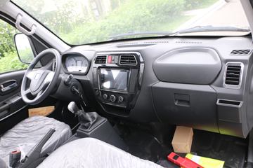 Զ�� V5M ���ʰ� 4.005�׵��ż״���դʽС��ͼƬ