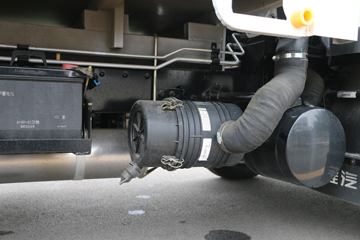 Զ�� V5M ���ʰ� 4.005�׵��ż״���դʽС��ͼƬ