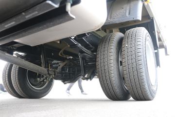 Զ�� V5M ���ʰ� 4.005�׵��ż״���դʽС��ͼƬ