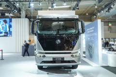 比亚迪ETH8 18T 6.8米纯电动厢式载货车